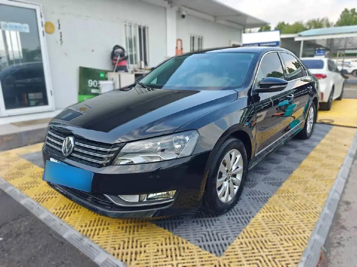 2014 Volkswagen Passat 1.8T 160HP L4 6AT
