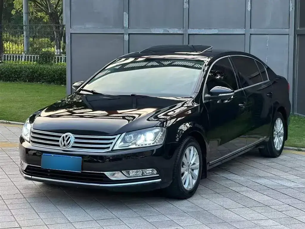 2015 Volkswagen Magotan 2.0T 200HP L4 6DCT