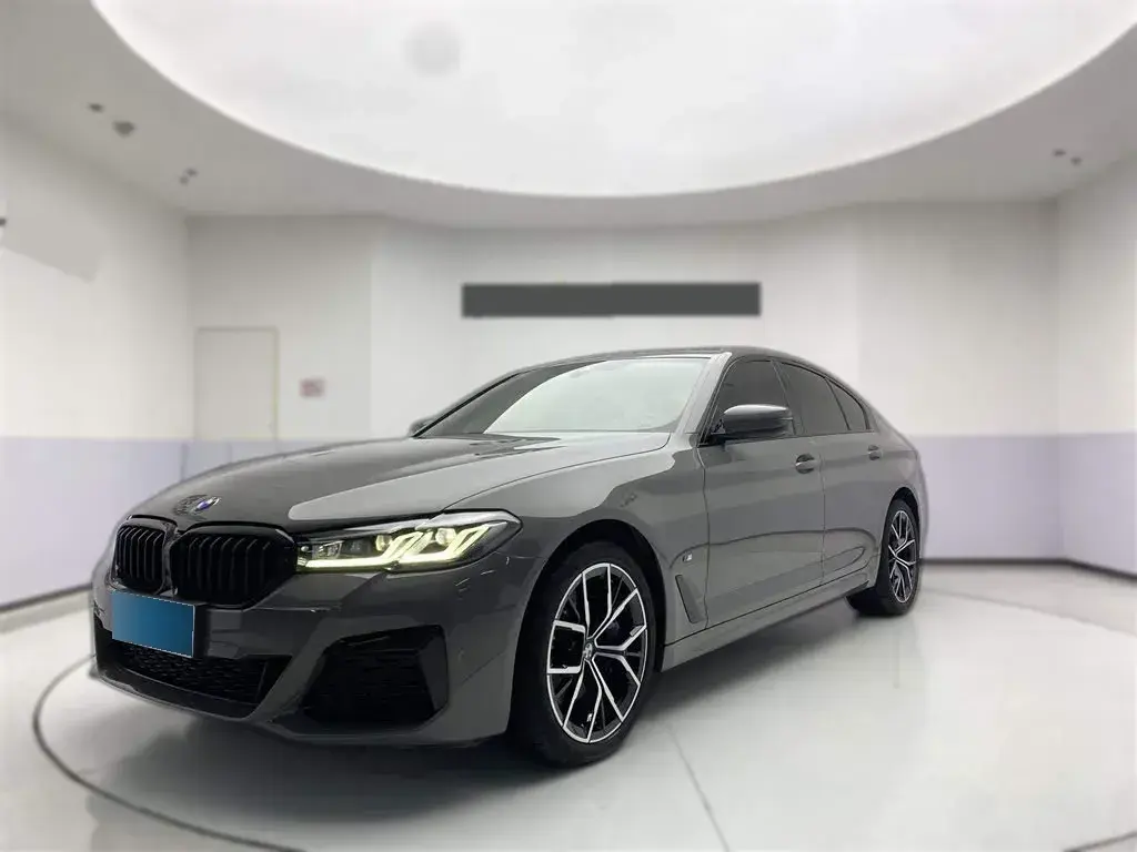 2022 BMW 5 Series 2.0T 252HP L4 8AT