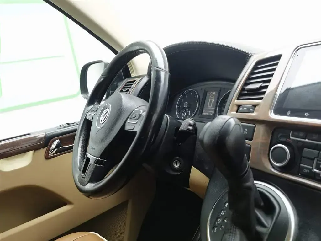 2014 Volkswagen Caravelle 2.0T 204HP L4 7DCT,autocango,china used car exporter,china ev exporter,chinese used car exporter,chinese used ev exporter