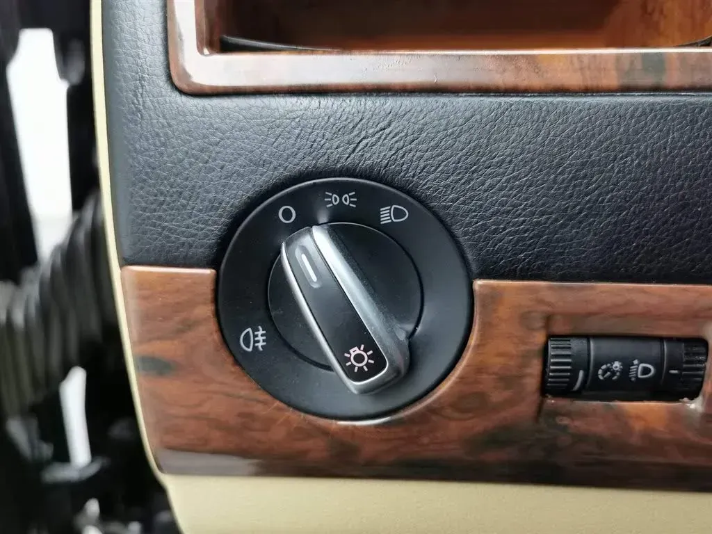 2014 Volkswagen Caravelle 2.0T 204HP L4 7DCT,autocango,china used car exporter,china ev exporter,chinese used car exporter,chinese used ev exporter