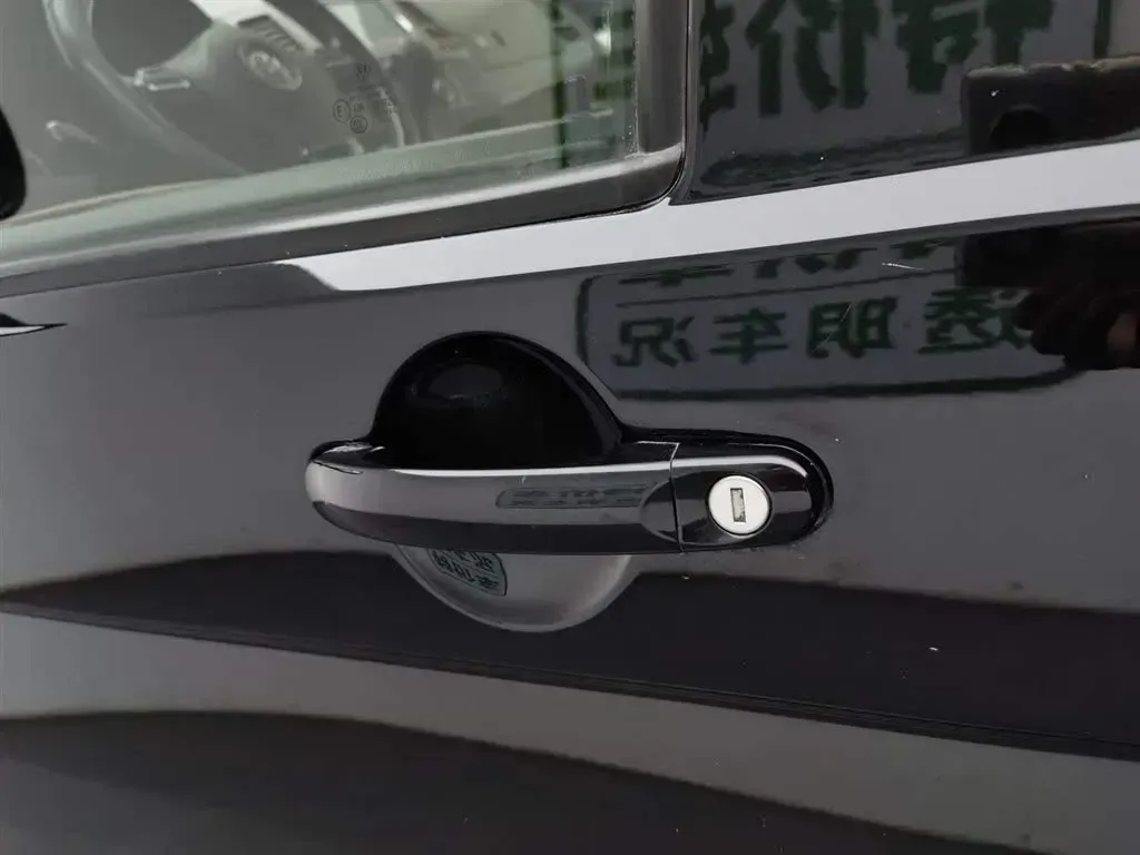 2014 Volkswagen Caravelle 2.0T 204HP L4 7DCT,autocango,china used car exporter,china ev exporter,chinese used car exporter,chinese used ev exporter