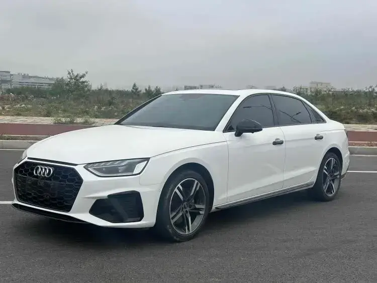 2022 Audi A4L 2.0T 190HP L4 7DCT