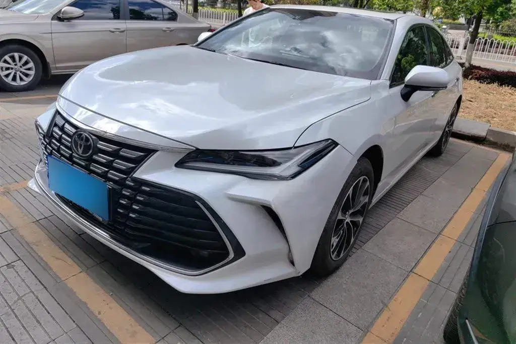 2023 Toyota Avalon 2.0L 177HP L4 CVT