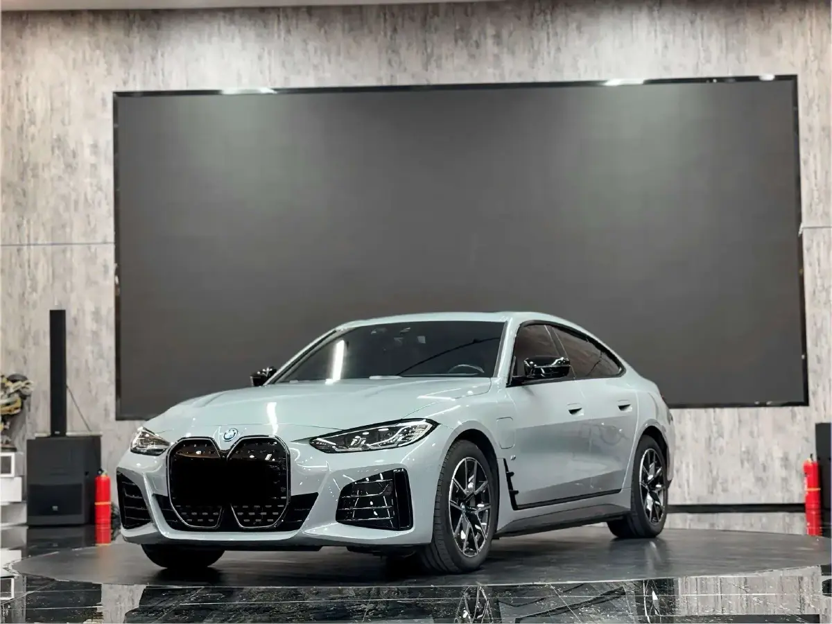 2022 BMW i4 BEV 83.9KWH