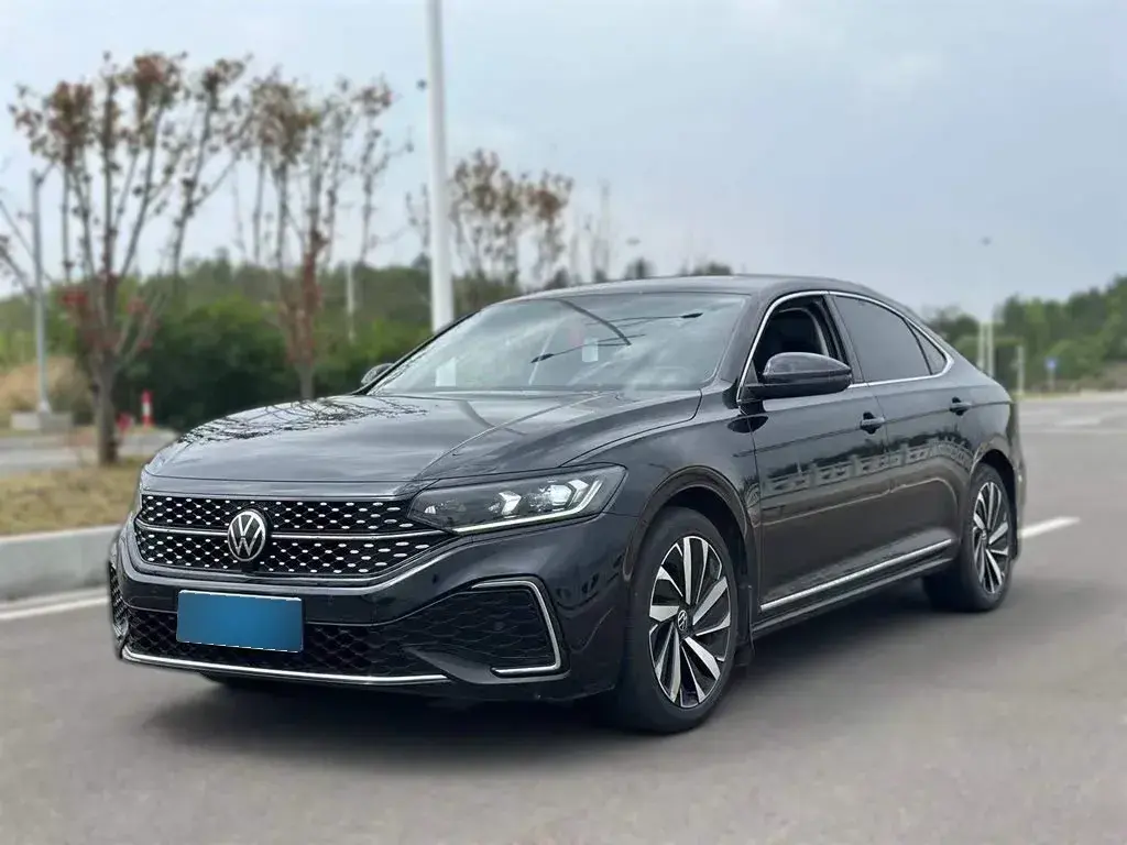 2022 Volkswagen Passat 2.0T 186HP L4 7DCT