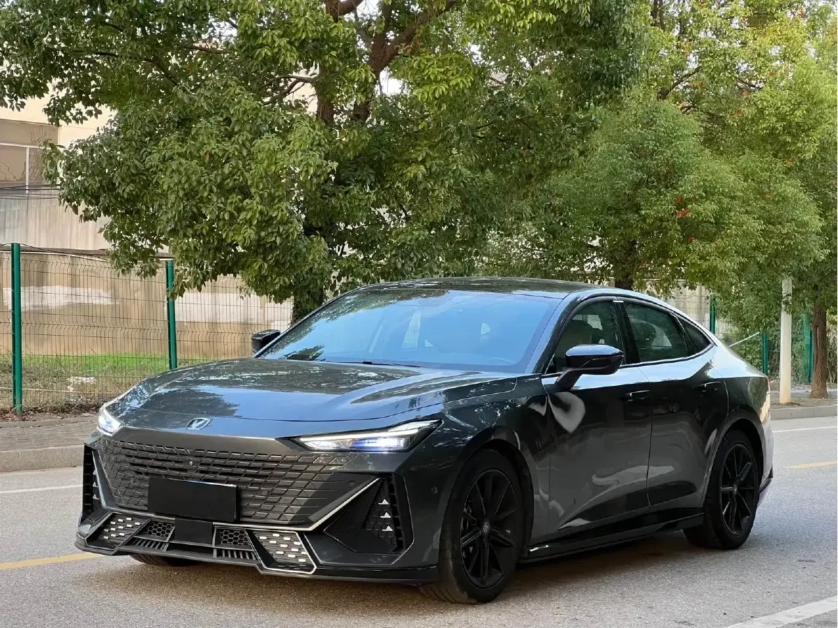 2022 ChangAn UNI-V 1.5T 188HP L4 7DCT