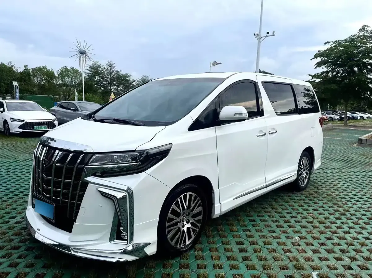 2011 Toyota Alphard 3.5L 275HP V6 6AT