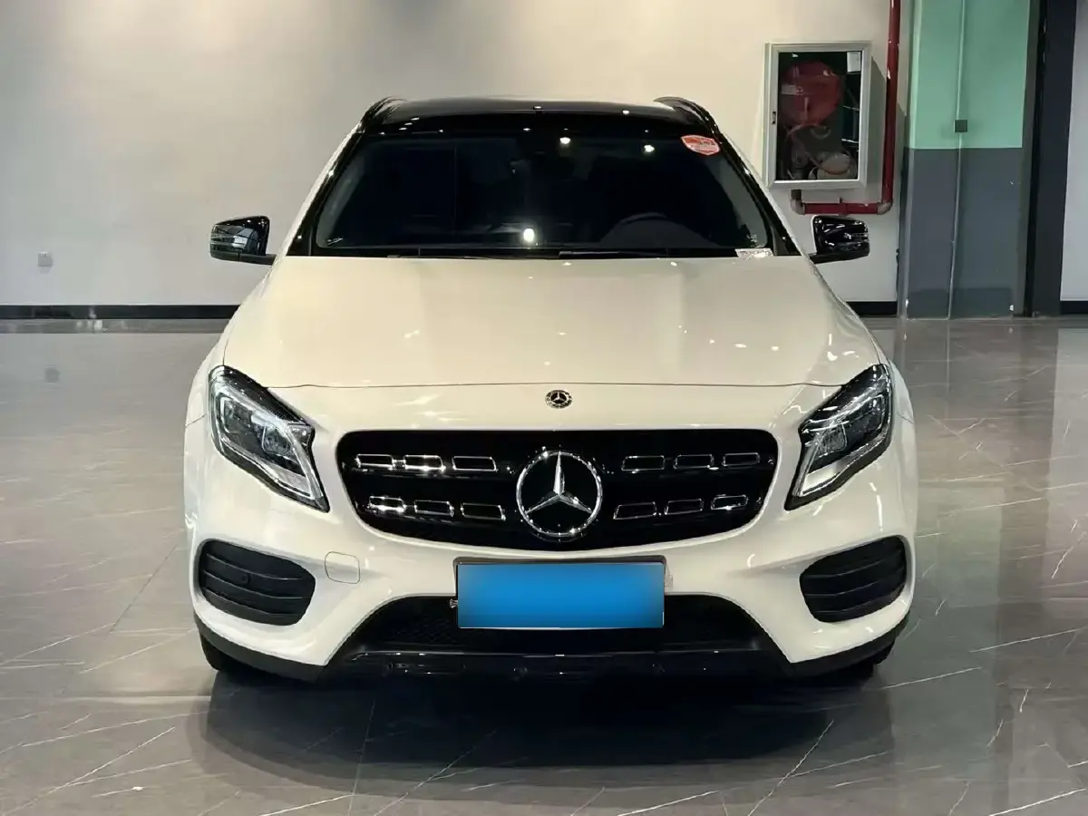 2018 Mercedes-Benz GLA Class 2.0T 184HP L4 7DCT