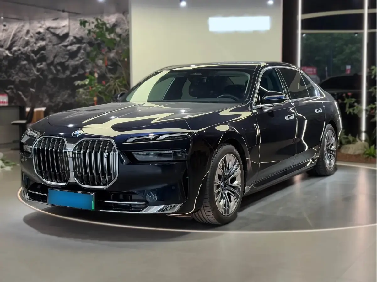 2023 BMW i7 BEV 101.7KWH