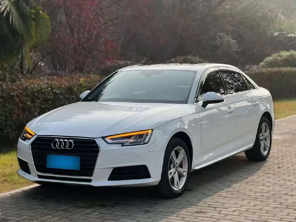 2017 Audi A4L 2.0T 190HP L4 7DCT