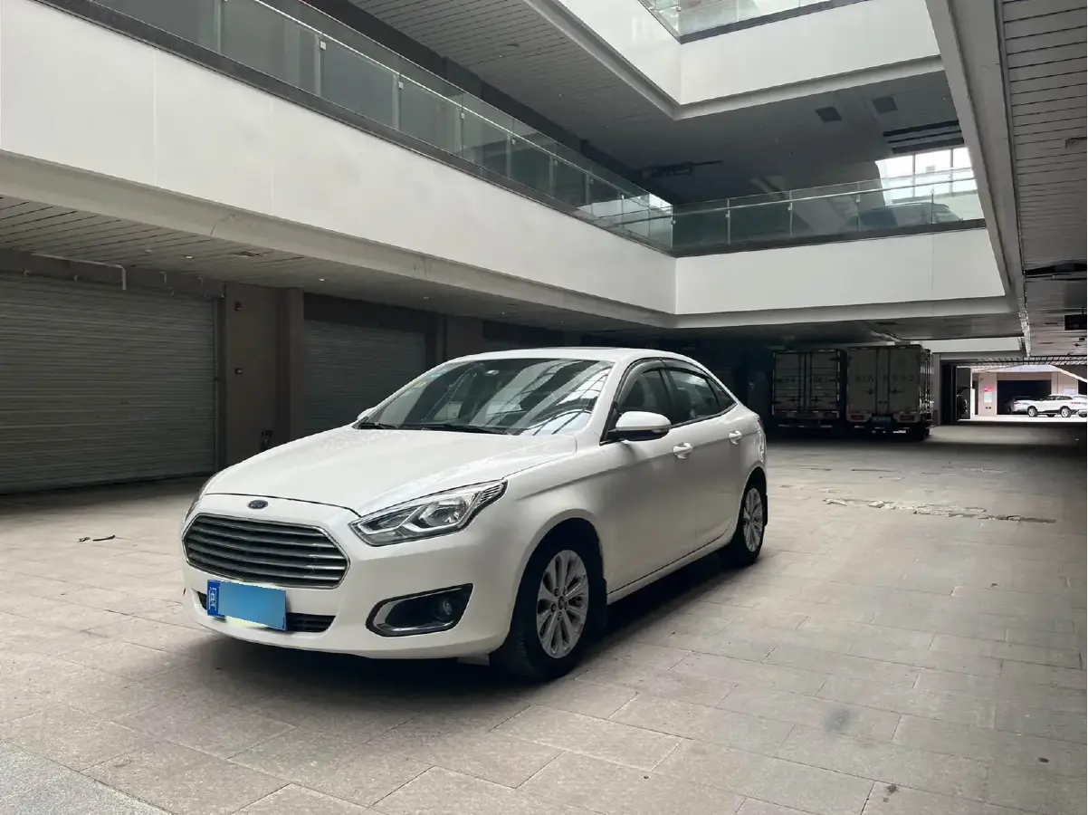 2015 Ford Escort 1.5L 113HP L4 6AT