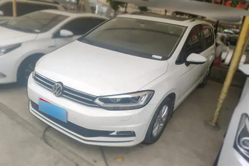 2016 Volkswagen Touran 1.4T 150HP L4 7DCT