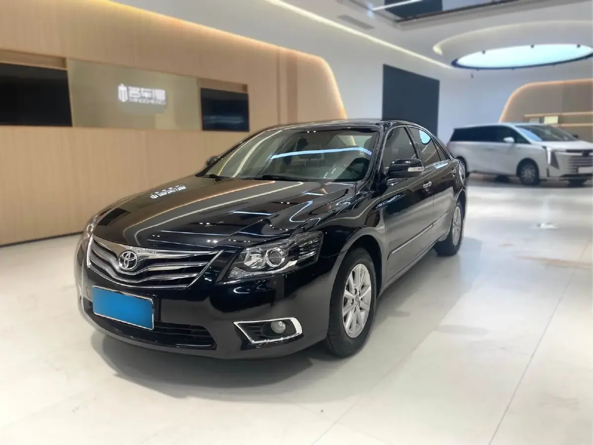 2013 Toyota Camry 2.0L 147HP L4 4AT