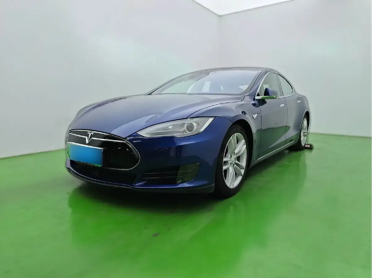 2015 Tesla Model S BEV 70KWH