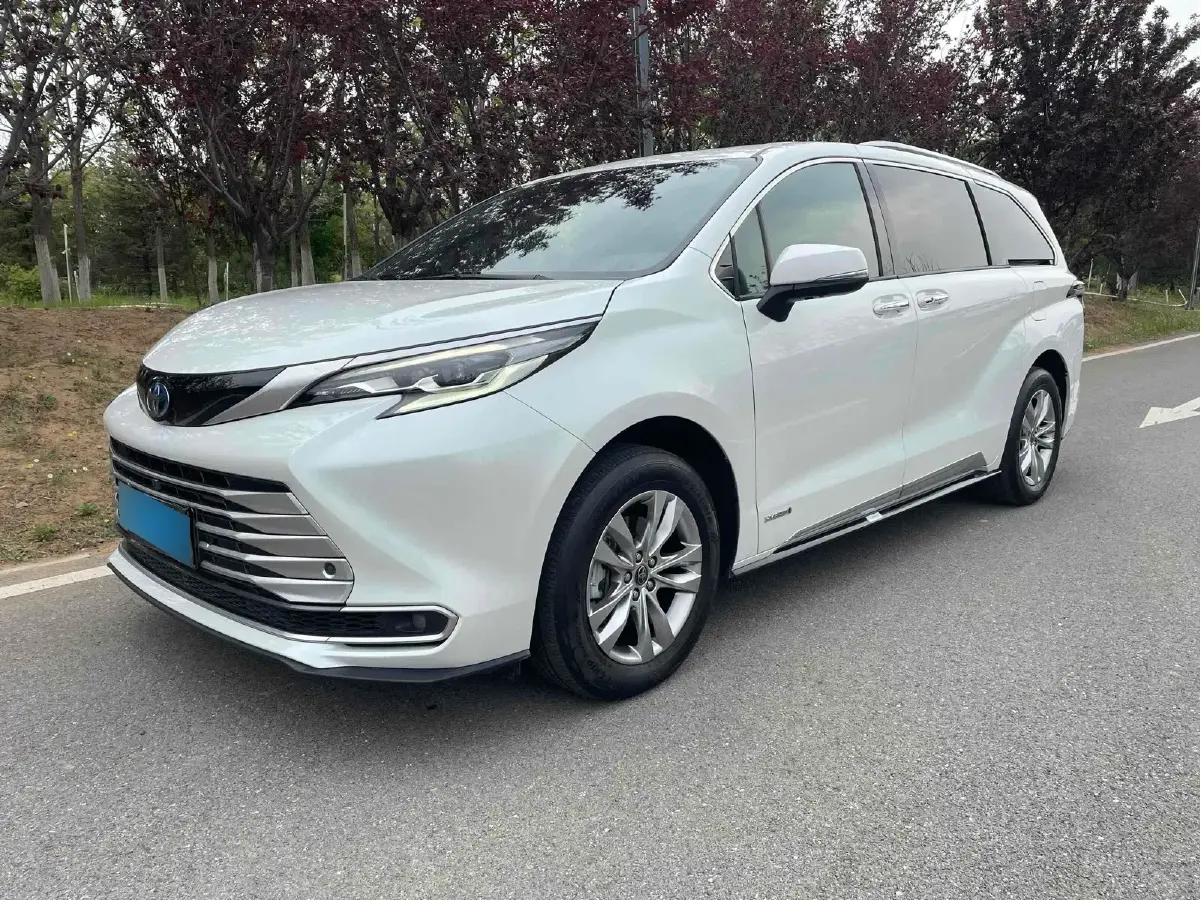 2021 Toyota Sienna 2.5L 192HP L4 E-CVT Hybrid