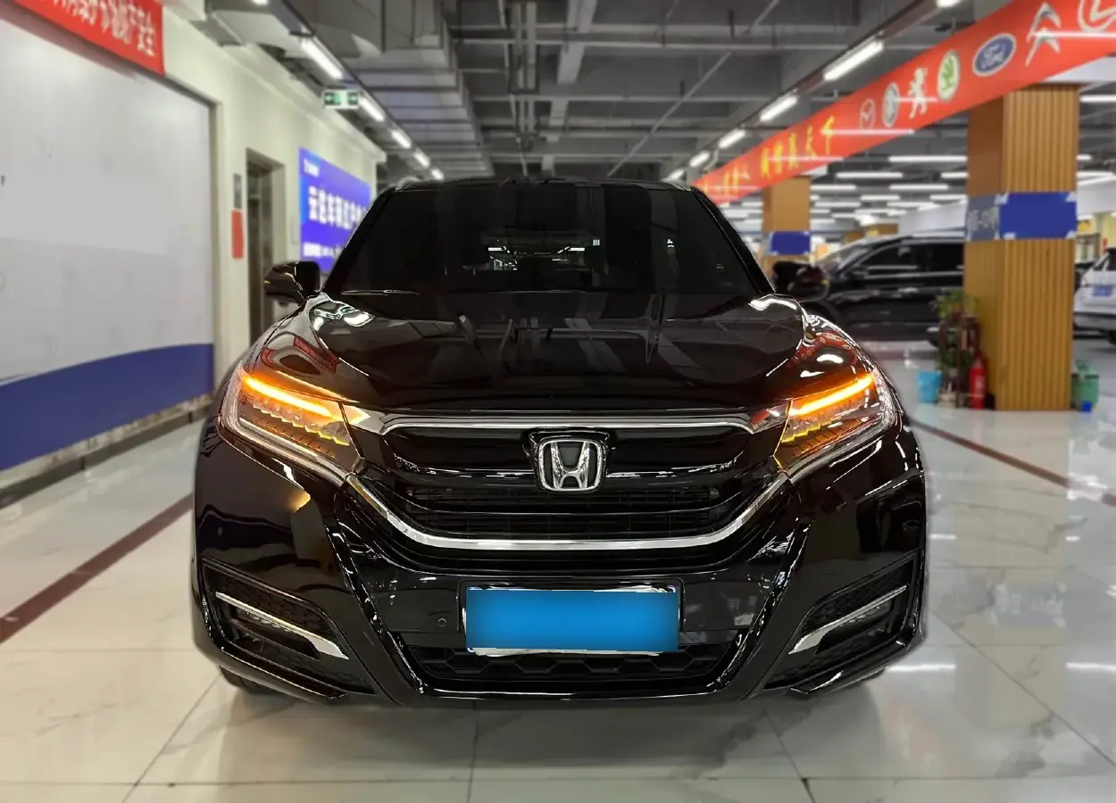 2017 Honda UR-V 2.0T 272HP L4 9AT