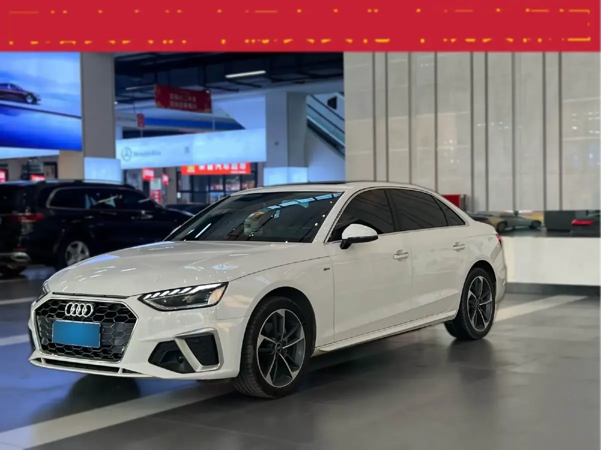 2022 Audi A4L 2.0T 190HP L4 7DCT