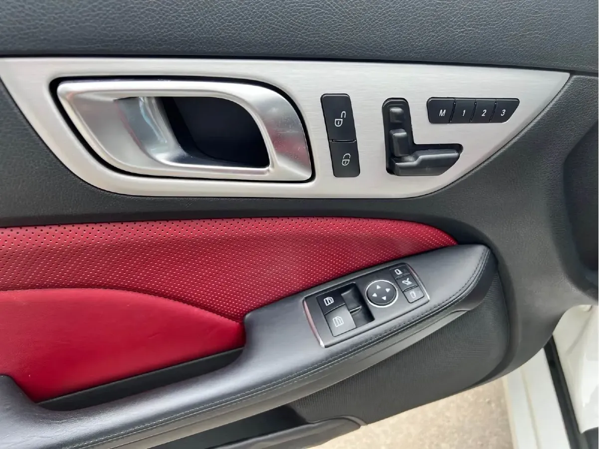 2011 Mercedes-Benz SLK Class 1.8T 184HP L4 7AT,autocango,china used car exporter,china ev exporter,chinese used car exporter,chinese used ev exporter