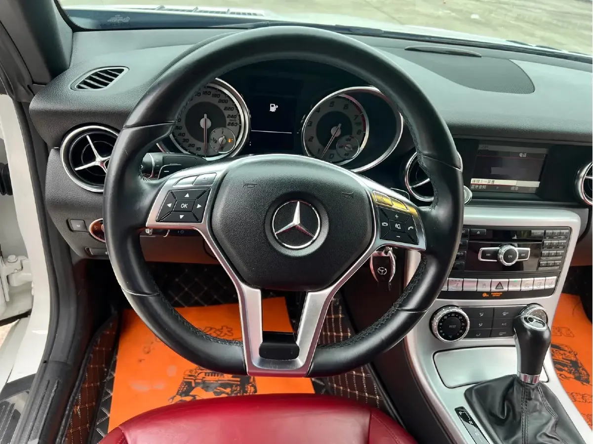 2011 Mercedes-Benz SLK Class 1.8T 184HP L4 7AT,autocango,china used car exporter,china ev exporter,chinese used car exporter,chinese used ev exporter