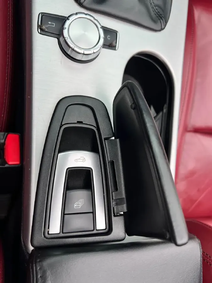 2011 Mercedes-Benz SLK Class 1.8T 184HP L4 7AT,autocango,china used car exporter,china ev exporter,chinese used car exporter,chinese used ev exporter