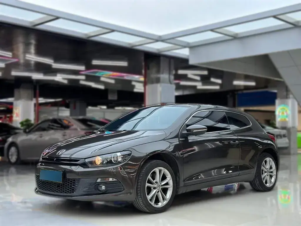 2011 Volkswagen Scirocco 2.0T 211HP L4 6DCT