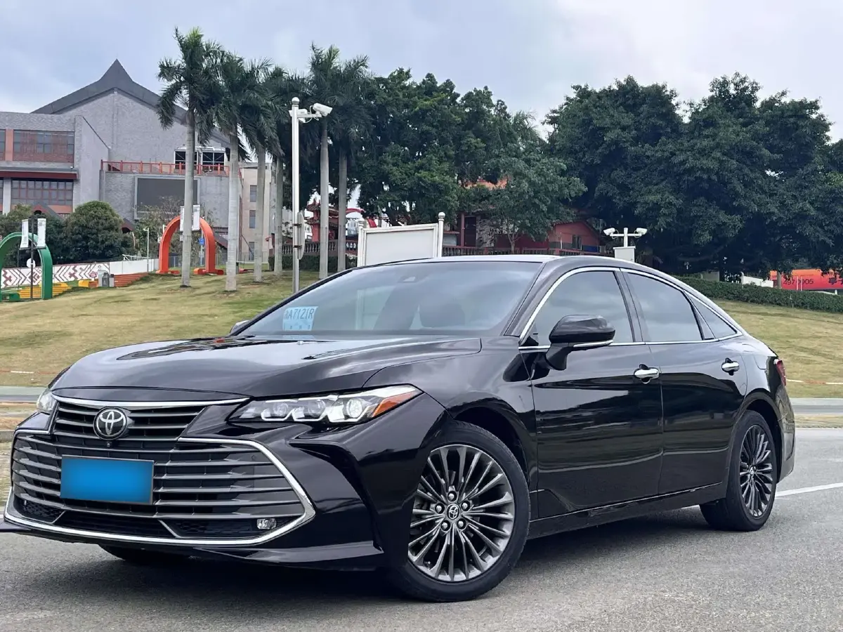 2019 Toyota Avalon 2.5L 209HP L4 8AT