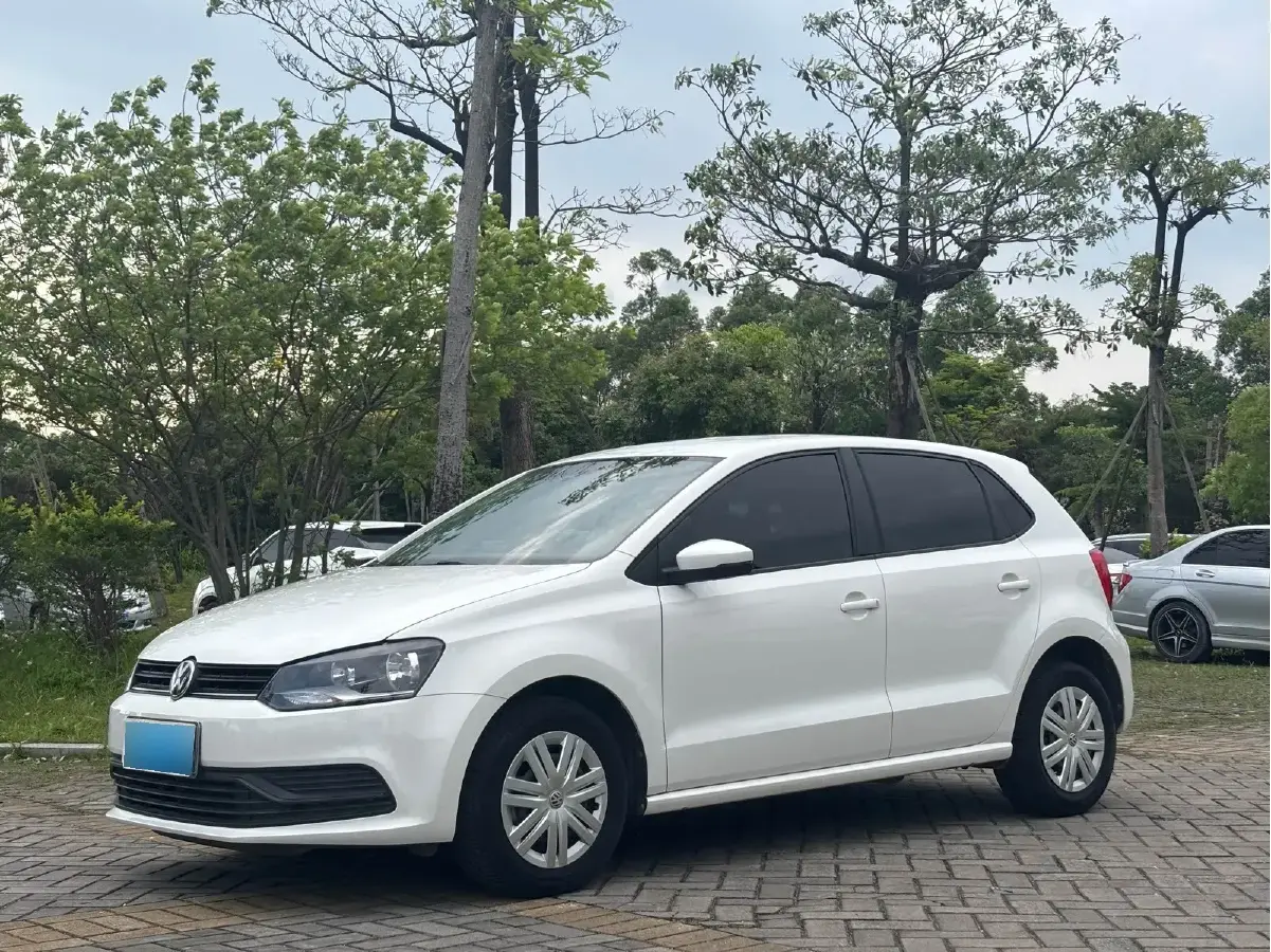 2016 Volkswagen Polo 1.4L 90HP L4 5MT