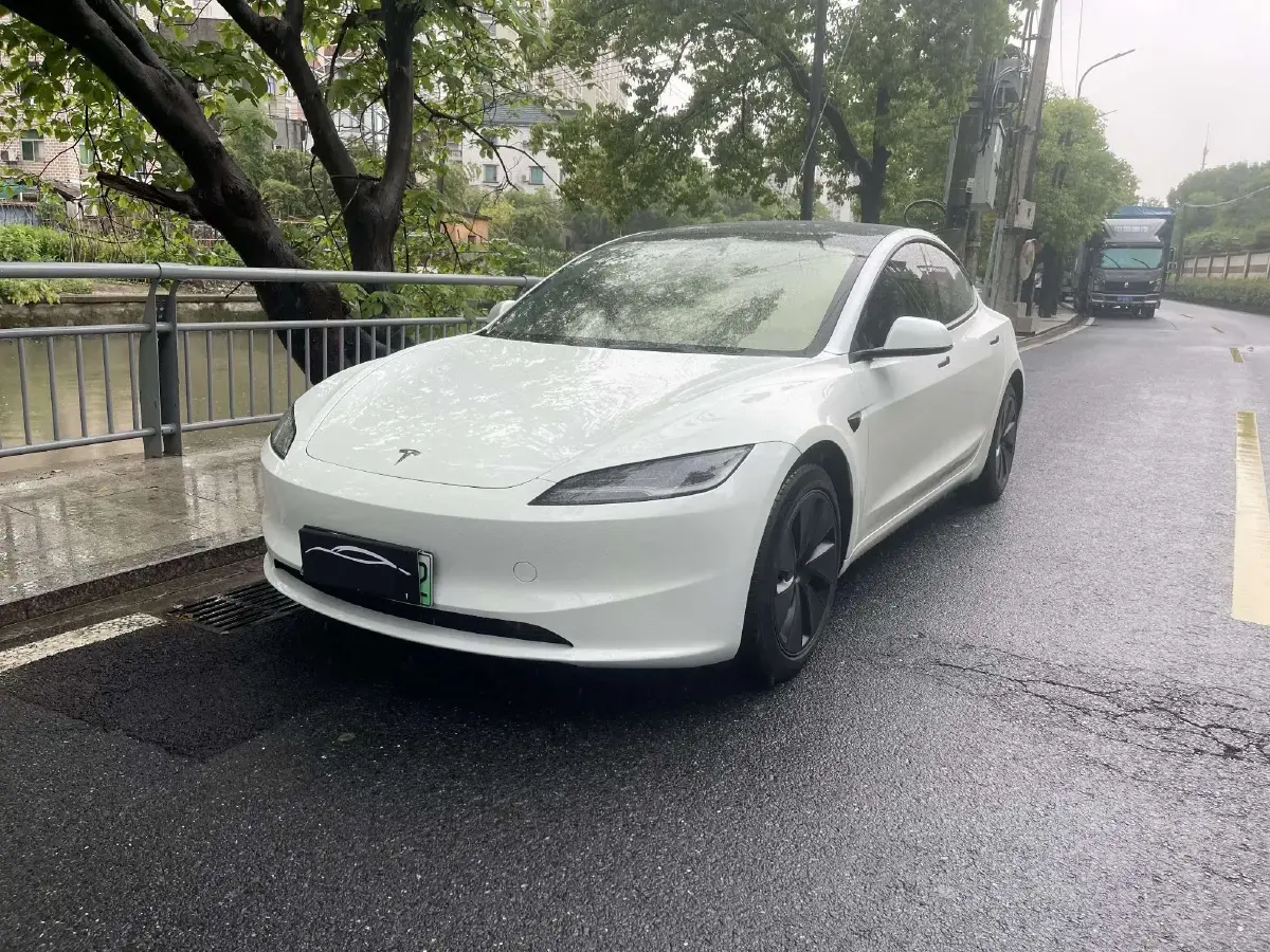 2023 Tesla Model 3 BEV 60KWH
