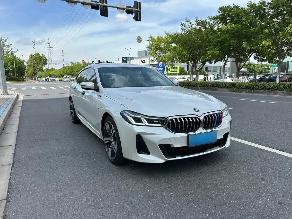 2022 BMW 6 Series GT 2.0T 245HP L4 8AT