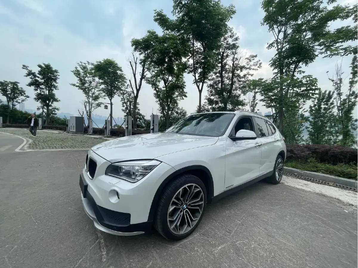 2015 BMW X1 2.0T 184HP L4 8AT