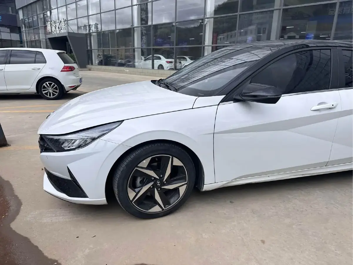 2021 Hyundai Elantra 1.5L 115HP L4 CVT