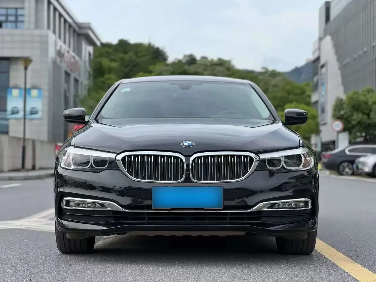 2018 BMW 5 Series 2.0T 184HP L4 8AT