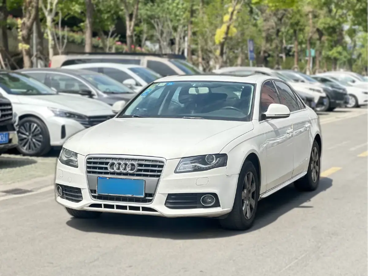 2011 Audi A4L 2.0T 180HP L4 CVT