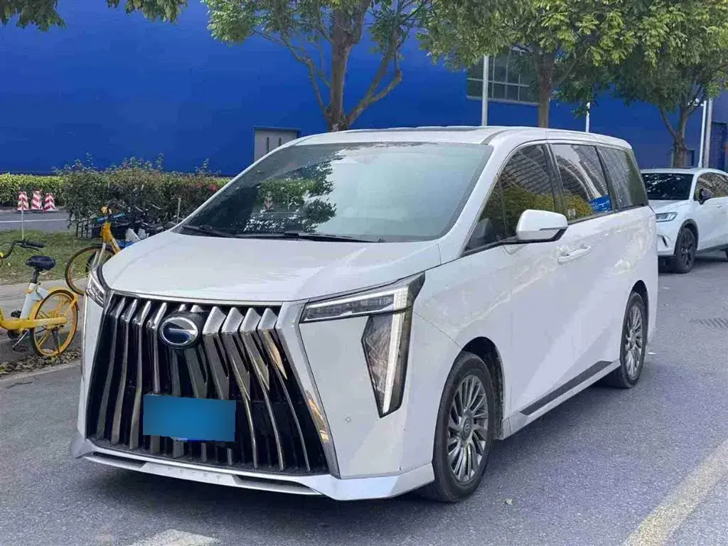 2023 GAC Trumpchi M8 2.0T 190HP L4 E-CVT Hybrid