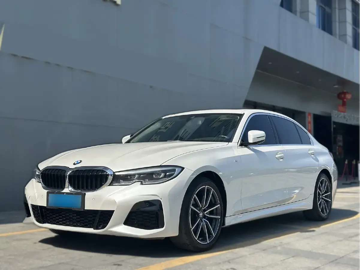 2022 BMW 3 Series 2.0T 184HP L4 8AT