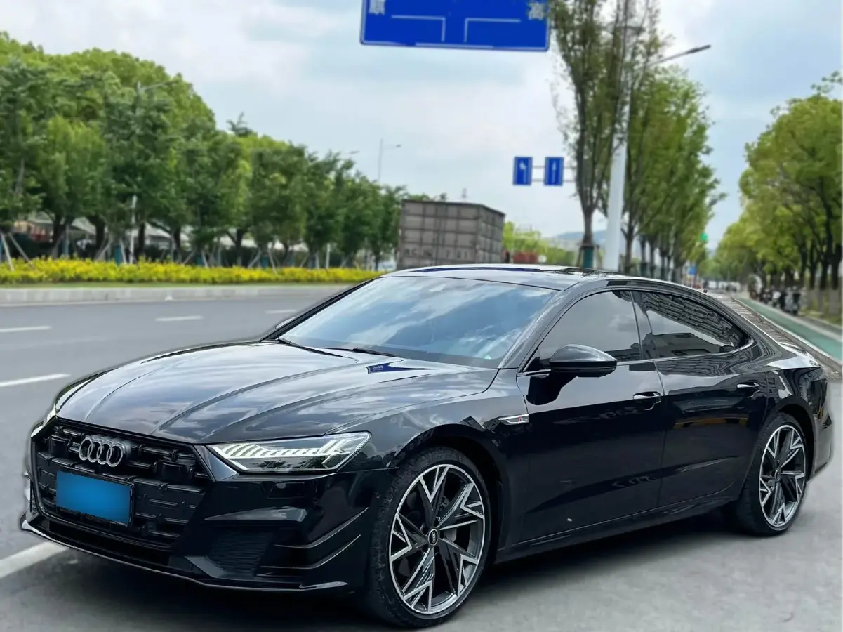 2022 Audi A7L 2.0T 245HP L4 7DCT