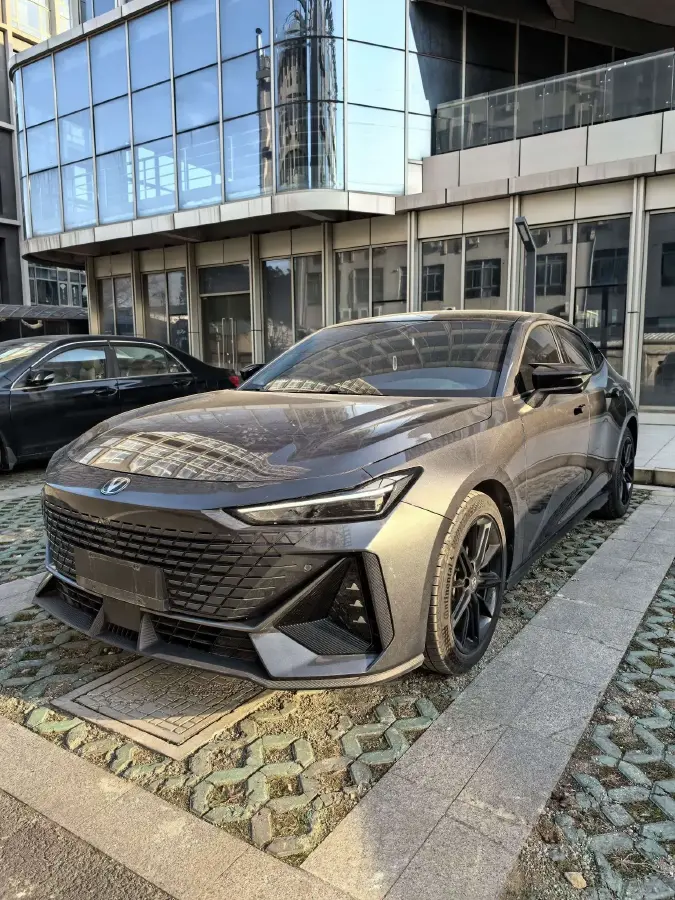 2023 ChangAn UNI-V 1.5T 188HP L4 7DCT