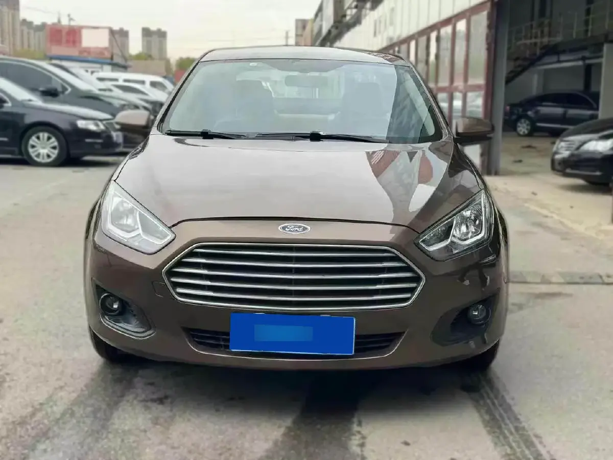 2015 Ford Escort 1.5L 113HP L4 5MT