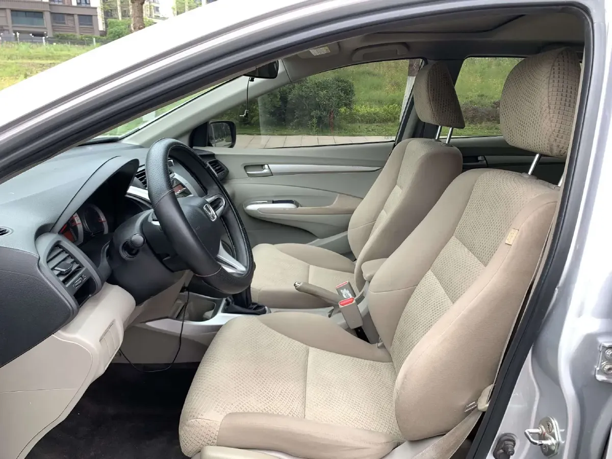 2012 Honda City Classic 1.5L 120HP L4 5MT,autocango,china used car exporter,china ev exporter,chinese used car exporter,chinese used ev exporter