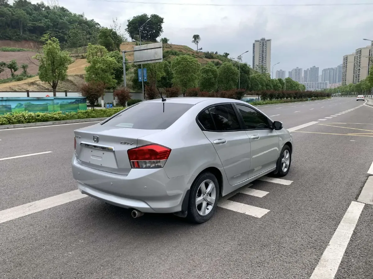 2012 Honda City Classic 1.5L 120HP L4 5MT,autocango,china used car exporter,china ev exporter,chinese used car exporter,chinese used ev exporter