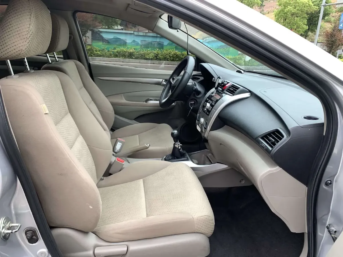 2012 Honda City Classic 1.5L 120HP L4 5MT,autocango,china used car exporter,china ev exporter,chinese used car exporter,chinese used ev exporter