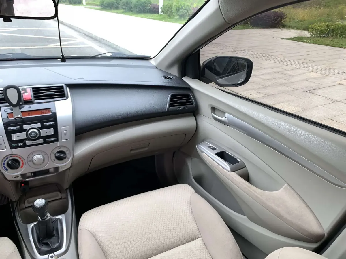 2012 Honda City Classic 1.5L 120HP L4 5MT,autocango,china used car exporter,china ev exporter,chinese used car exporter,chinese used ev exporter