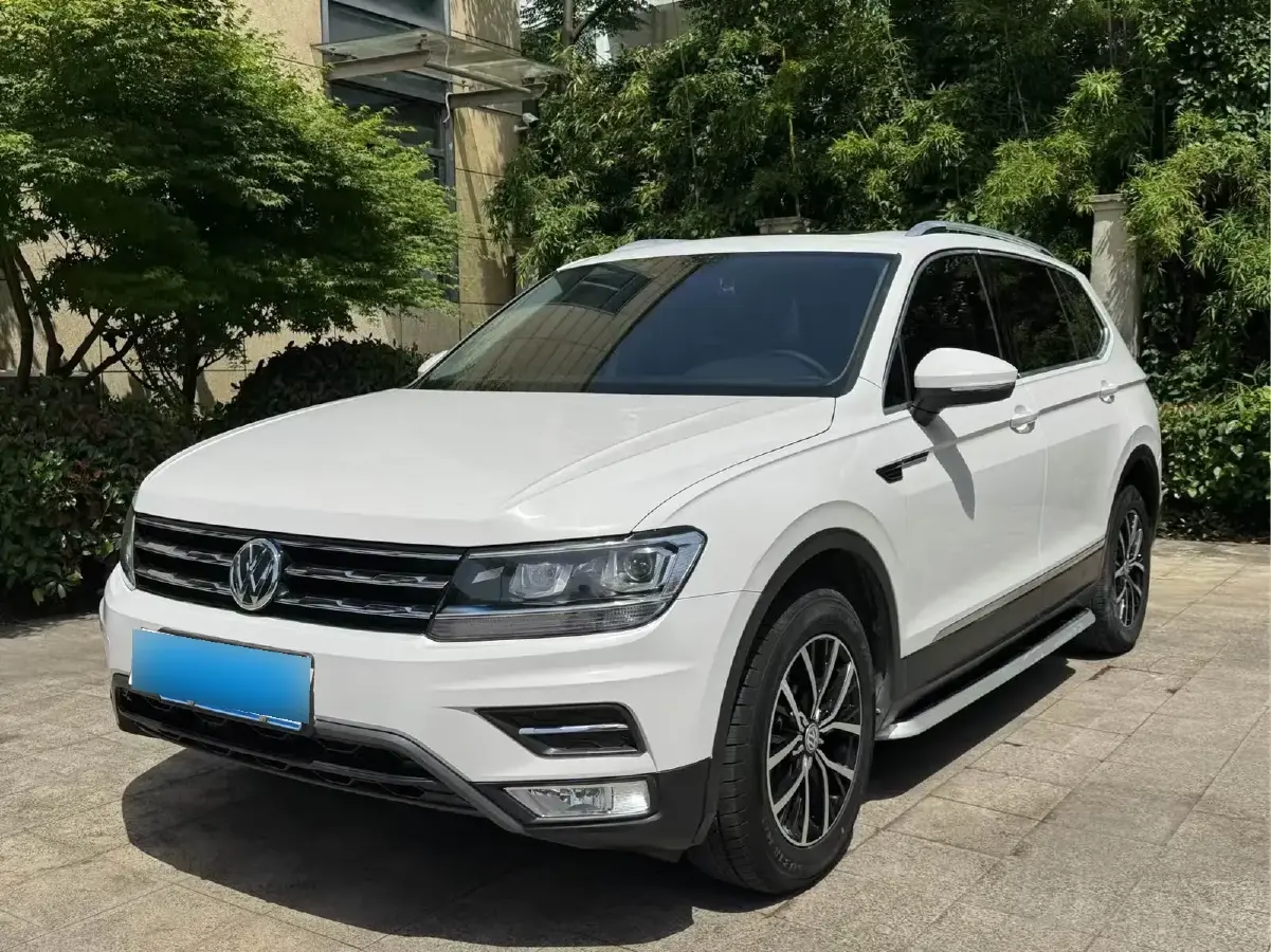 2017 Volkswagen Tiguan L 1.8T 180HP L4 7DCT