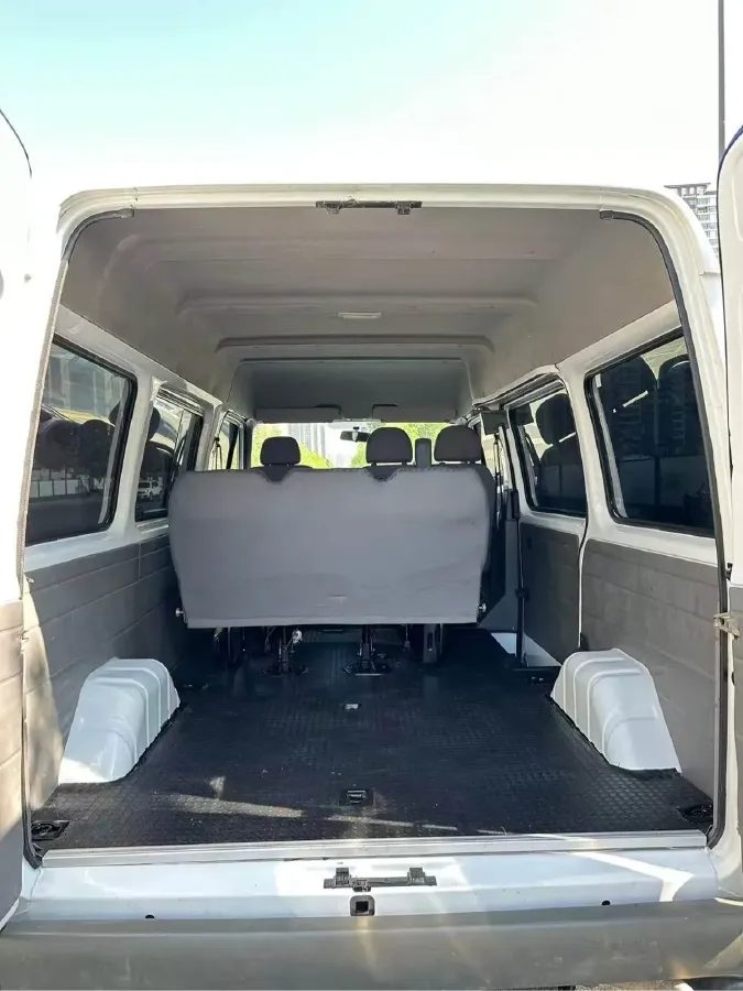 2015 Ford Classic Transit 2.4L 125HP L4 5MT,autocango,china used car exporter,china ev exporter,chinese used car exporter,chinese used ev exporter