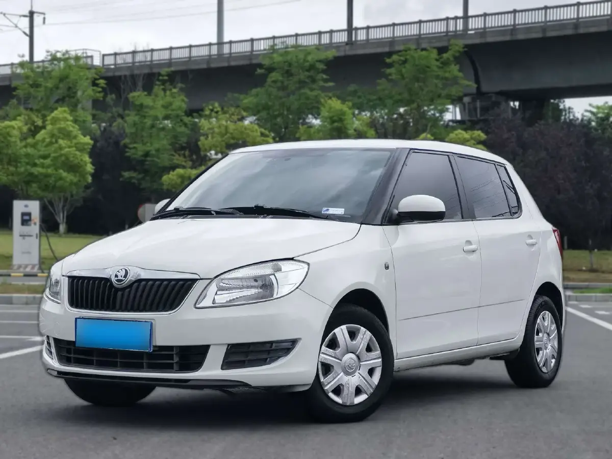 2014 Skoda Fabia 1.4L 86HP L4 6AT