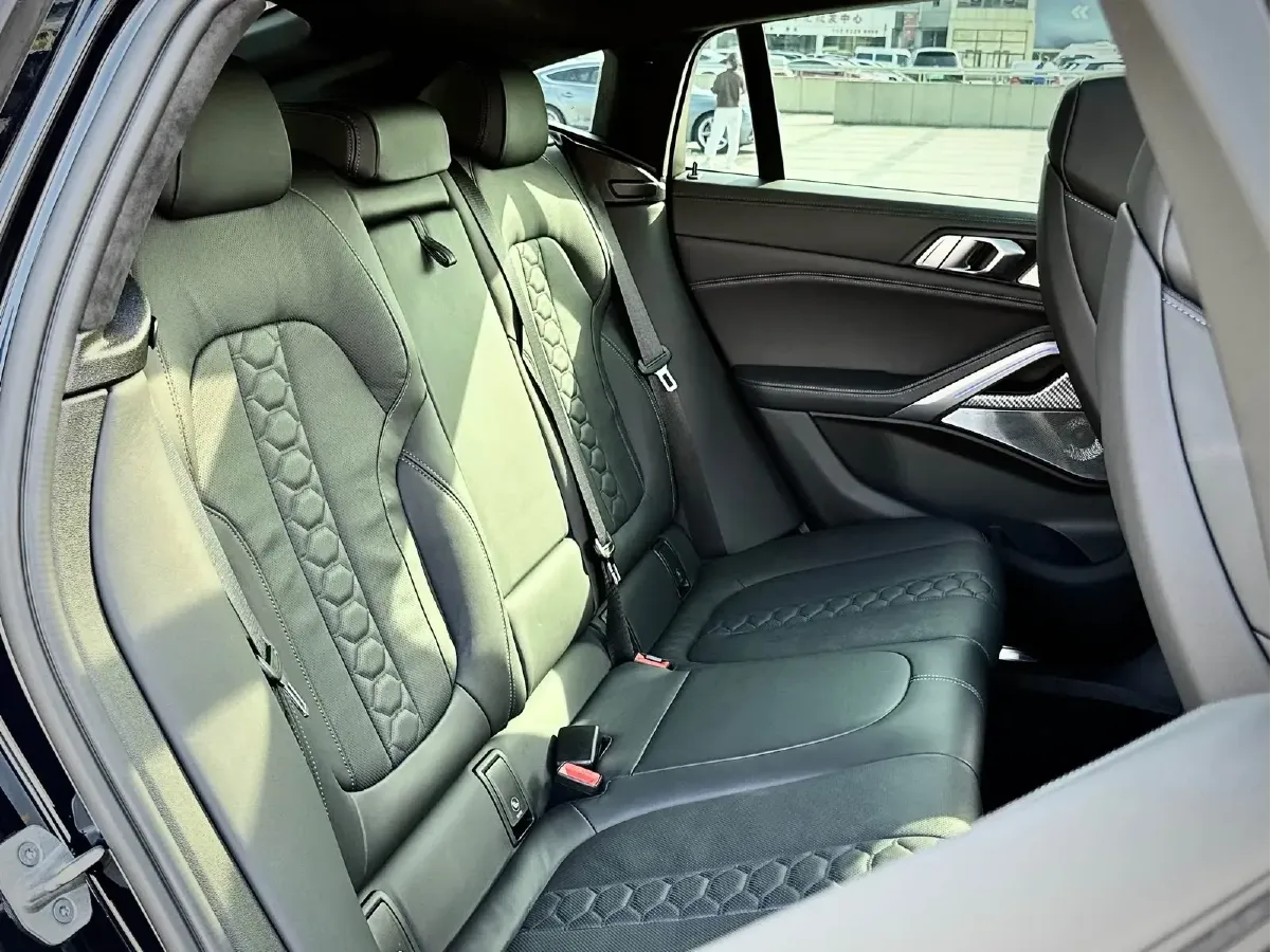 2020 BMW X6 M 4.4T 600HP V8 8AT,autocango,china used car exporter,china ev exporter,chinese used car exporter,chinese used ev exporter