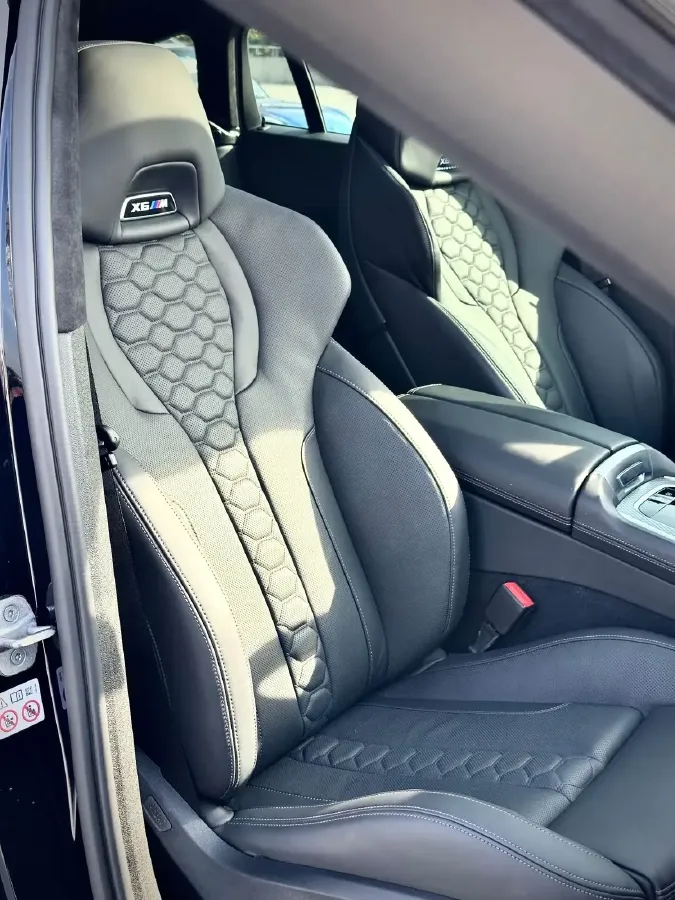 2020 BMW X6 M 4.4T 600HP V8 8AT,autocango,china used car exporter,china ev exporter,chinese used car exporter,chinese used ev exporter