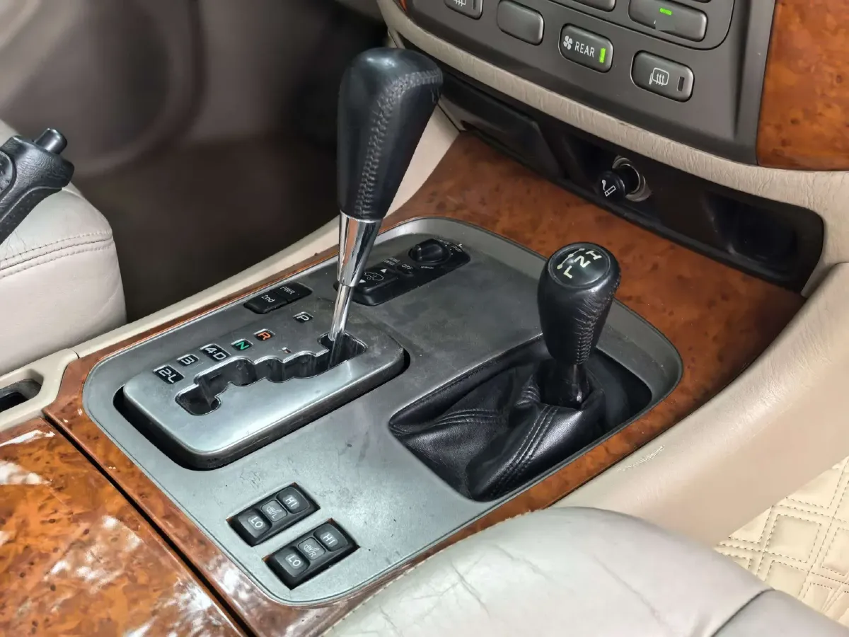 2004 Mazda 8 3.0L 170HP V6 5AT,autocango,china used car exporter,china ev exporter,chinese used car exporter,chinese used ev exporter