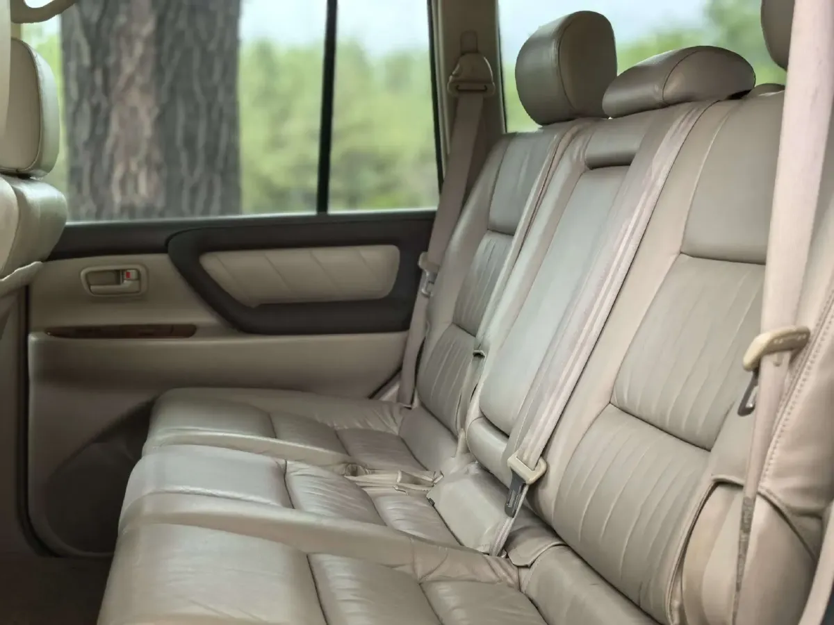 2004 Mazda 8 3.0L 170HP V6 5AT,autocango,china used car exporter,china ev exporter,chinese used car exporter,chinese used ev exporter